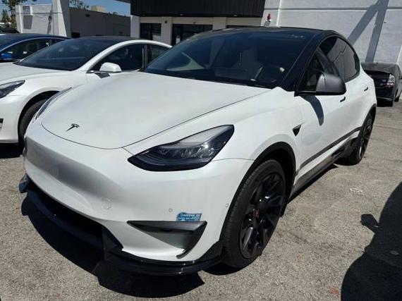 TESLA MODEL Y 2020 5YJYGDEE8LF037202 image